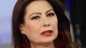 GF, il nuovo duo si unisce contro Beatrice Luzzi: “Fa l’intellettuale con chi non sa rispondere”