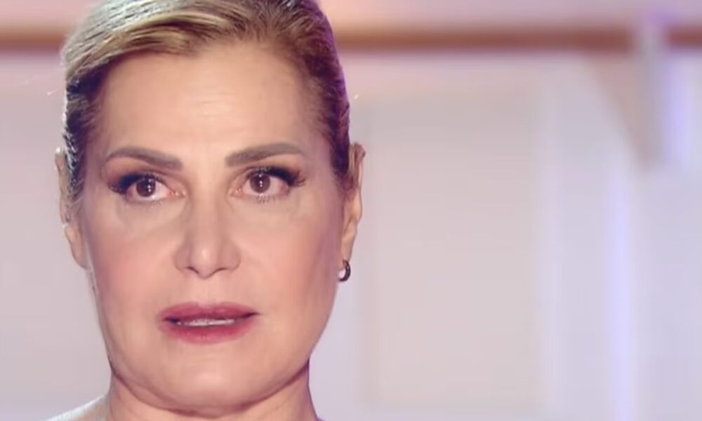 Simona Ventura racconta una relazione del passato: “Mi annullava e mi sminuiva”