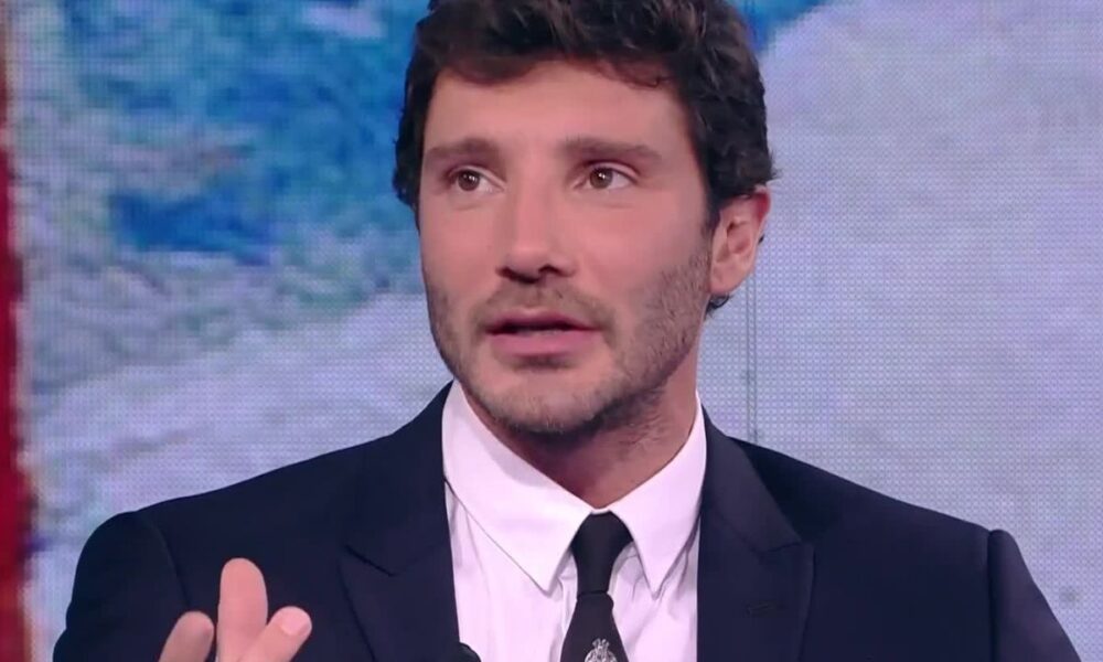 Stefano De Martino risponde a Belen: “Non parlo perché le voglio bene”