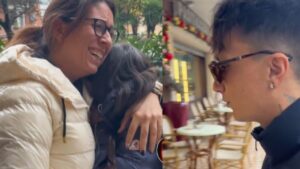Ultimo incontra una piccola fan: la sorpresa organizzata dal cantante