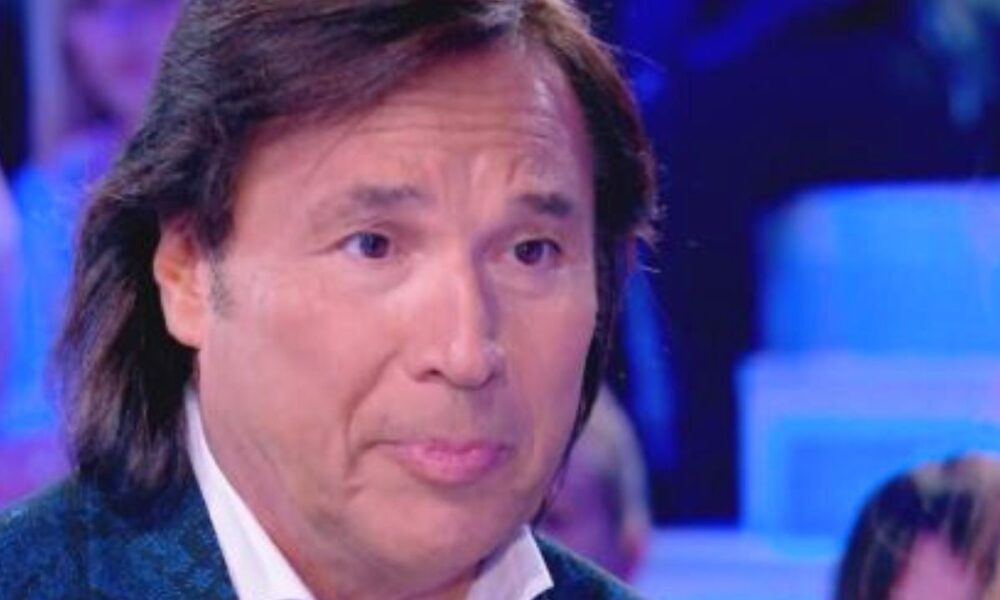 Valerio Merola: il nuovo progetto del conduttore è un disco natalizio