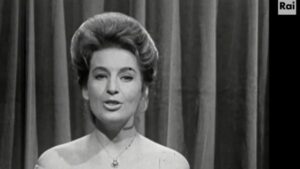 Il TG1 torna in bianco e nero per festeggiare i 70 anni della tv italiana
