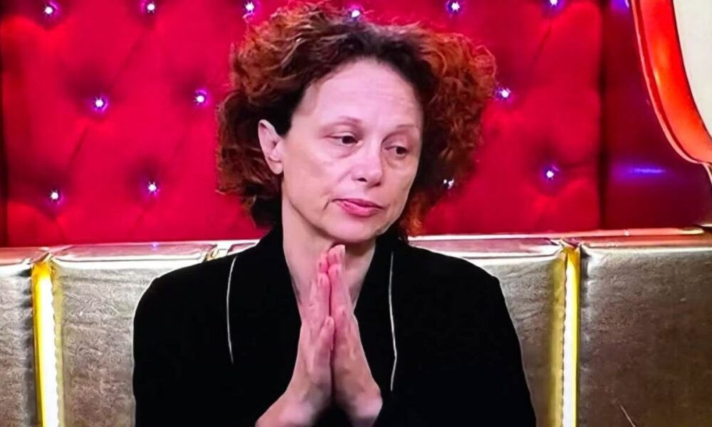 Beatrice Luzzi crolla al GF: “Vorrei fare un appello alla mia famiglia”