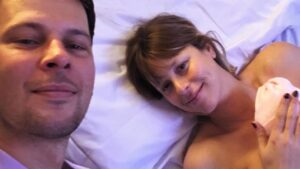 Federica Pellegrini è diventata mamma:  è nata la prima figlia, lo scatto di Matteo Giunta