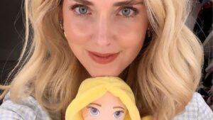 Chiara Ferragni: dopo il pandoro e le uova, nel mirino c’è la bambola Trudi
