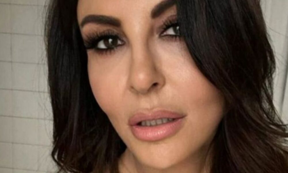 Sabrina Ferilli e gli scatti sexy sui social: “Per santi e peccatori”
