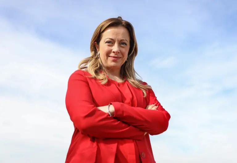 giorgia meloni comizio potenza