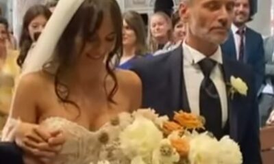nek accompagna all'altare la figlia acquisita