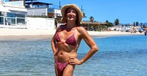 Vladimir Luxuria risponde agli insulti per la foto in bikini