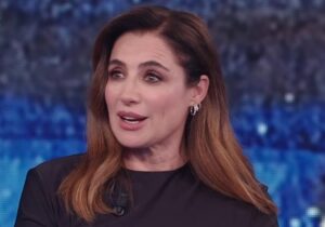 Luisa Ranieri incanta a Che Tempo Che Fa con un look total black minimalista