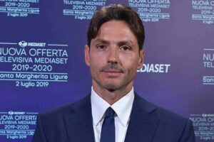 Mediaset, cambia ancora la programmazione: l’ultima decisione di Pier Silvio fa infuriare il pubblico