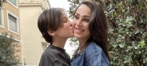 Anna Tatangelo e il Pesce d’Aprile: La Reazione Inaspettata del Figlio Andrea D’Alessio