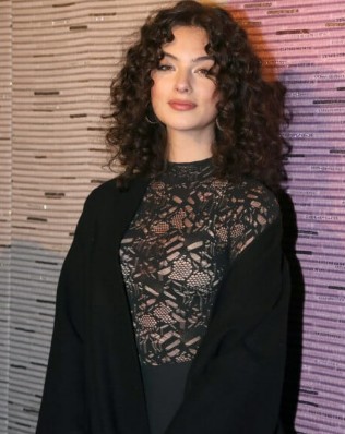 deva cassel