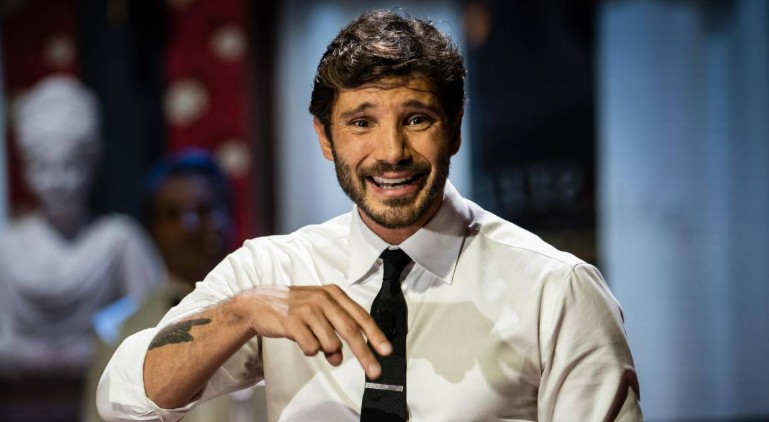 gabriella spagnuolo paparazzata con stefano de martino