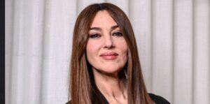 Monica Bellucci a Cuore Aperto: “Sto con l’Uomo Tim Burton non il regista, e su Mia Figlia Deva Anche le Critiche Servono!”
