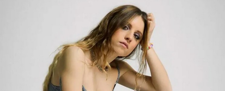angelina mango 1
