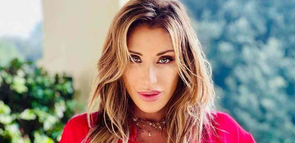 Sabrina Salerno: "Ho Venduto la Mia Fisicità, è Stato Marketing". E sul Marito: "Ha Sempre Ammirato Giorgia Meloni" 41 sabrina salerno