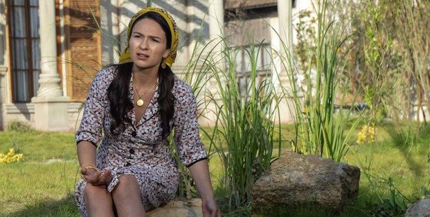 "Lettere dal Passato": La Nuova Serie Turca Netflix con la Star di "Terra Amara" 43 selin yeninci