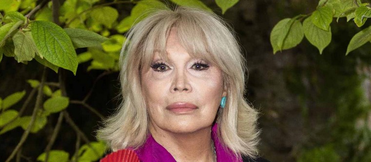 Amanda Lear Contro HBO: "Mentono sulla Mia Identità, Farò Causa" 43 amanda lear 2