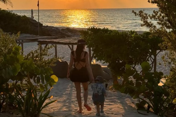 Aurora Ramazzotti spiega perché non mostra il volto del figlio Cesare: "I social sono pericolosi" 43 aurora ramazzotti cesare 1