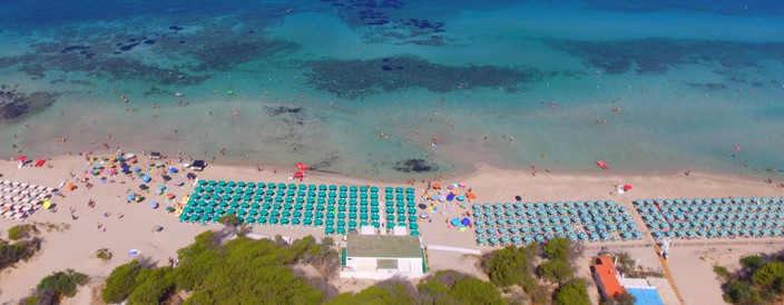 Caro Spiagge 2025: Ombrelloni Alle Stelle e Rincari Record in Tutta Italia 43 gallipoli spiaggia