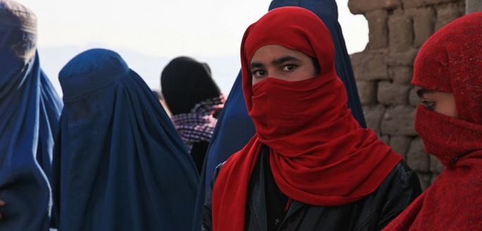 “La Parrucchiera di Kabul”: Una Storia Vera di Frivolezze che Salvano Vite sulla Via dell'Emancipazione 43 la parrucchiera di kabul di deborah rodriguez 1