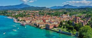 La Crisi del Turismo sul Lago di Garda: L’Effetto del “Caro Prezzi” e della Recensione Tedesca