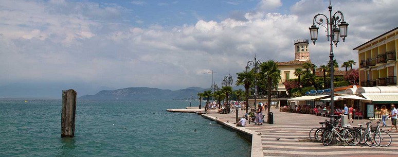 La Crisi del Turismo sul Lago di Garda: L'Effetto del "Caro Prezzi" e della Recensione Tedesca 43 lago di garda lazise