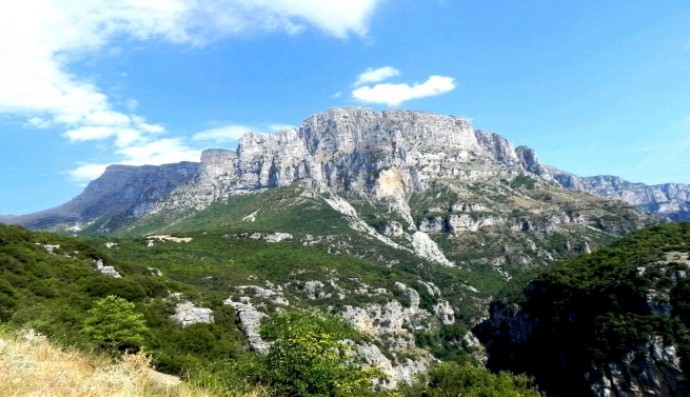 La Casa sul Fiume di Lena Manta: Un Romanzo sulla Libertà e il Ritorno alle Radici 44 monte olimpo