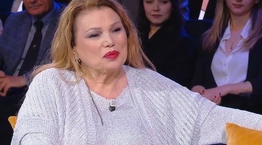 Corinne Clery contro il Figlio Alexandre: "Ha Venduto la Mia Casa, Mi Sento una Madre Ferita" 44 serena grandi