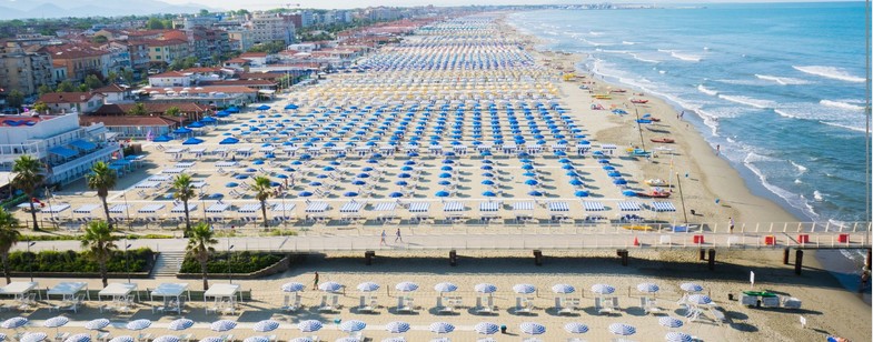 Crisi Estate 2025 sulle Spiagge Toscane: Turisti "Mordi e Fuggi" e Fenomeno Baby Gang 42 spiagge toscane 1