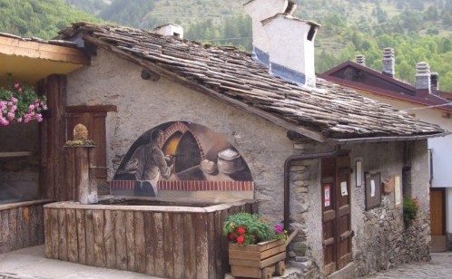 Usseaux: Il Borgo Dipinto del Piemonte, Guida Completa a Cosa Vedere 45 usseaux fontana