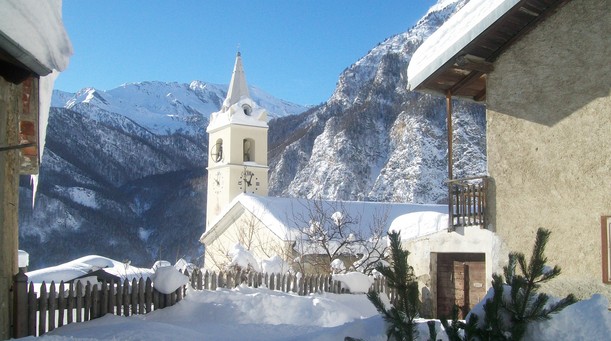 Usseaux: Il Borgo Dipinto del Piemonte, Guida Completa a Cosa Vedere 46 usseaux inverno