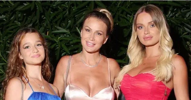 Mercedesz Henger con la sorella e la madre eva henger