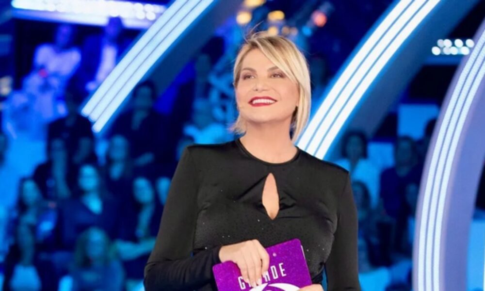 Simona Ventura Riporta il Grande Fratello alle Origini: Bene gli Ascolti, Ma la Fiction Vince la Serata