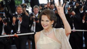 I Funerali di Claudia Cardinale a Parigi martedì 30 settembre: Omaggio Pubblico per l’Addio all’Icona del Cinema