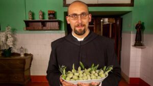 Don Salvatore de Le Ricette del Convento: L’Ex Salumiere che Ha Trovato la Vocazione a 32 Anni
