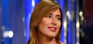 Maria Elena Boschi: Dall’Imbarazzo per le Copertine alla Consapevolezza Politica