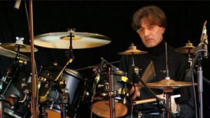 È Morto Massimo Pacciani: Il Ricordo di Laura Pausini per il Batterista di Venditti e Raf