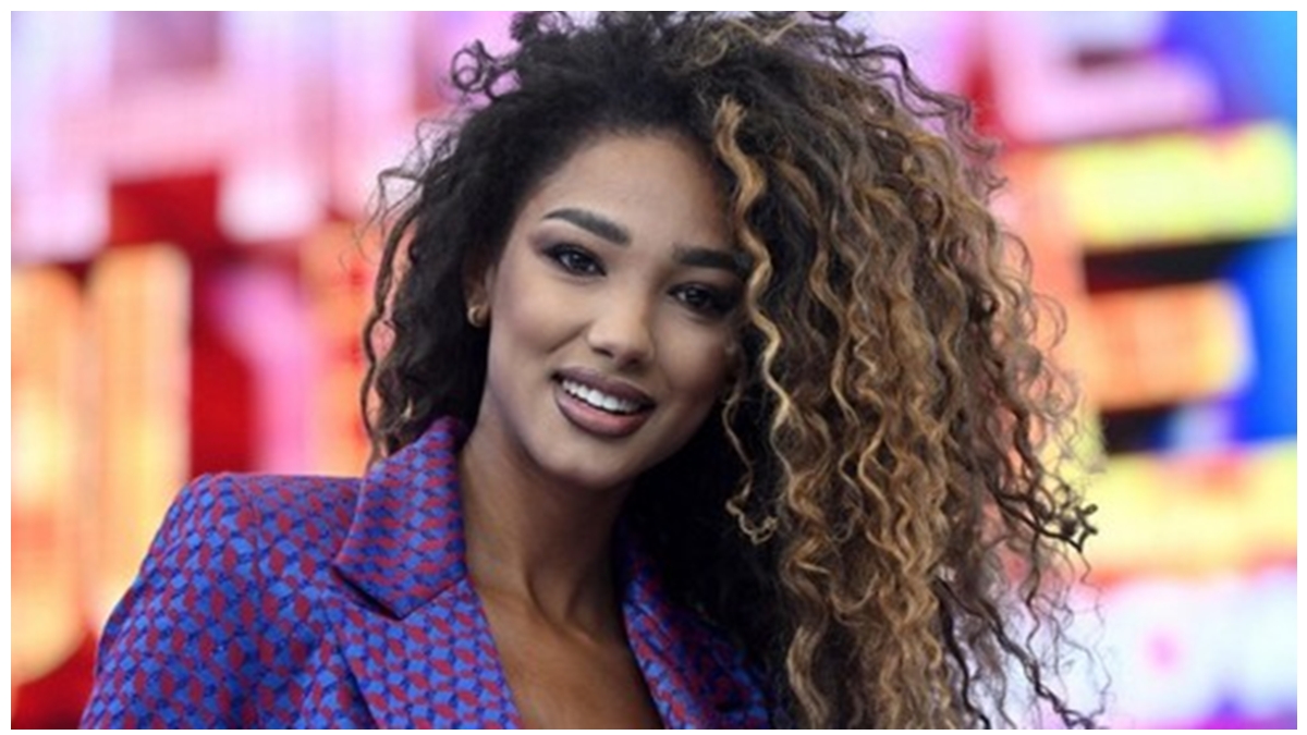 Chi è Samira Lui, la Showgirl che Ha Conquistato la TV Italiana 41 samira lui
