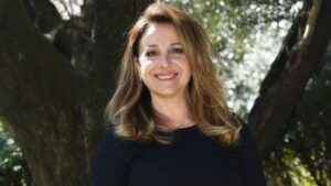 Carla Signoris: Età, Marito Maurizio Crozza, Sclerosi Multipla e la Voce di Dory