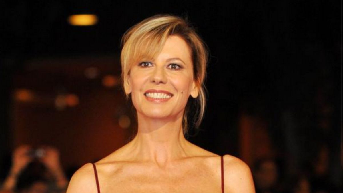 🌟 Daniela Poggi: Un Talento Completo tra Cinema, Teatro e Impegno Umanitario 41 daniela poggi