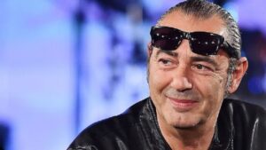 🎤 Luca Carboni chi è: Biografia, Carriera e la Storia di un Cantautore “Silenzioso”