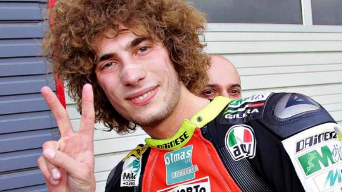 ?? Marco Simoncelli: Il “SuperSic” Dalla Chioma Ribelle, Eroe del Motomondiale ?? Marco Simoncelli: Il “SuperSic” Dalla Chioma Ribelle, Eroe del Motomondiale