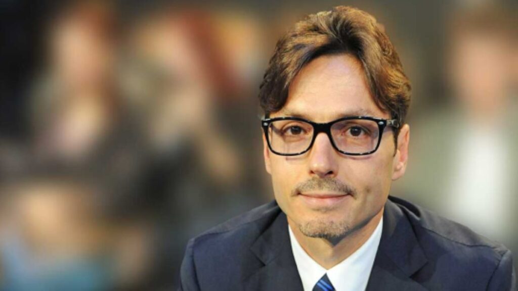 🎤 Pier Silvio Berlusconi a Tutto Campo: Amadeus, Fiction e il "Natale Bellissimo" 48 pier silvio Berlusconi