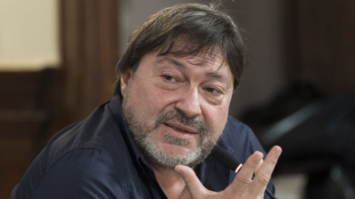 ? Attentato a Sigfrido Ranucci: Un Ordigno Distrugge l’Auto del Giornalista ? Attentato a Sigfrido Ranucci: Un Ordigno Distrugge l’Auto del Giornalista