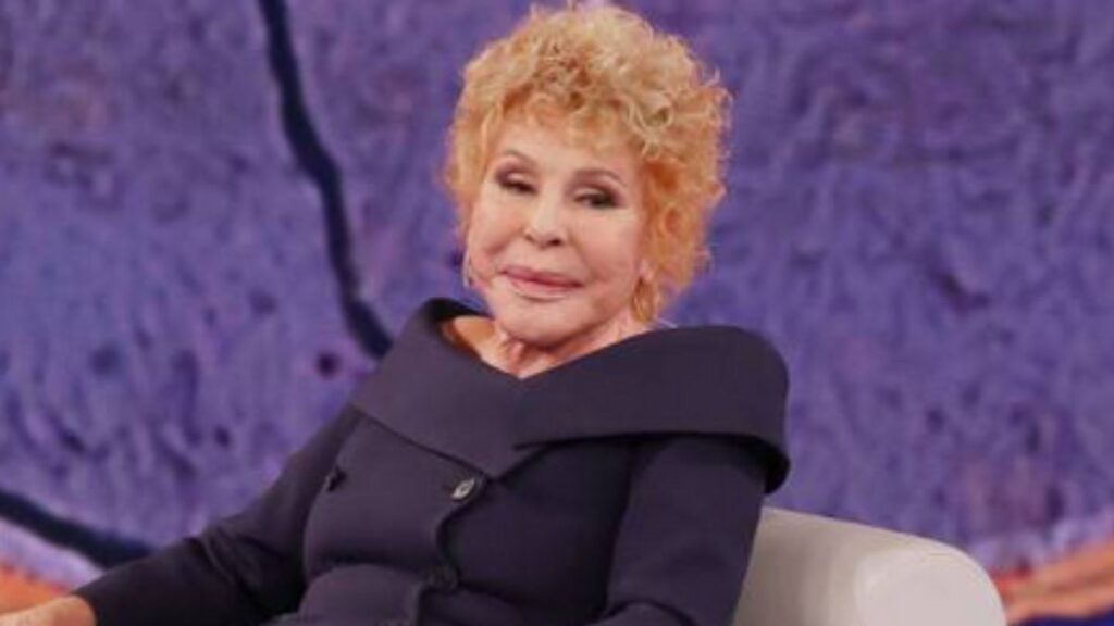 😢 Omaggio a Ornella Vanoni: Aperta la Camera Ardente a Milano 43 ornella vanoni 2