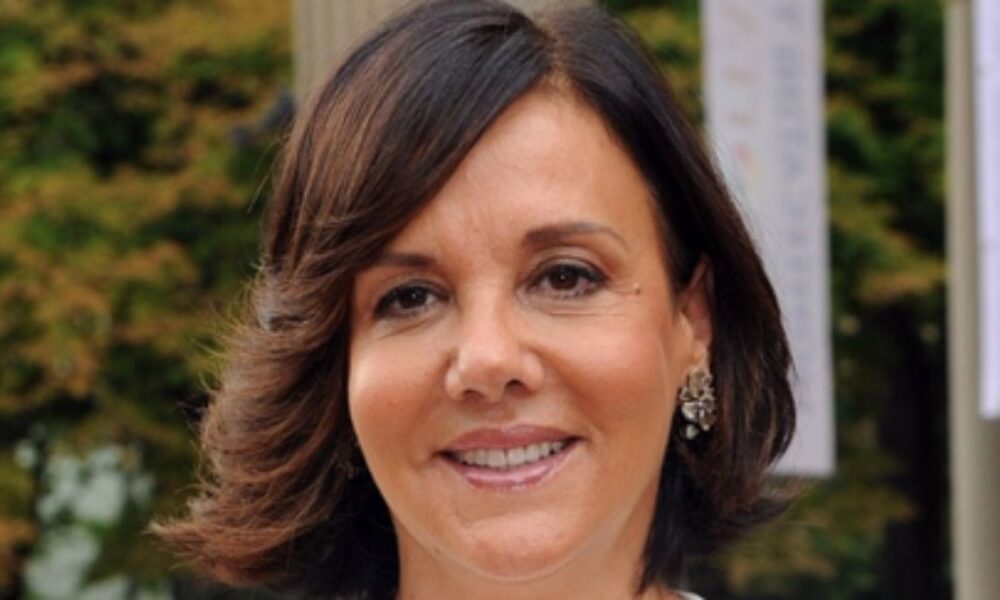 👑 Patrizia Mirigliani Contro Martina Colombari: “Che Dispiacere le Tue Parole a Belve”