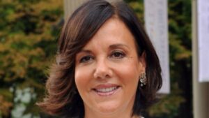 👑 Patrizia Mirigliani Contro Martina Colombari: “Che Dispiacere le Tue Parole a Belve”