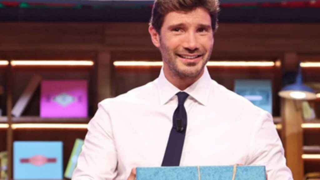 stefano de martino affari tuoi